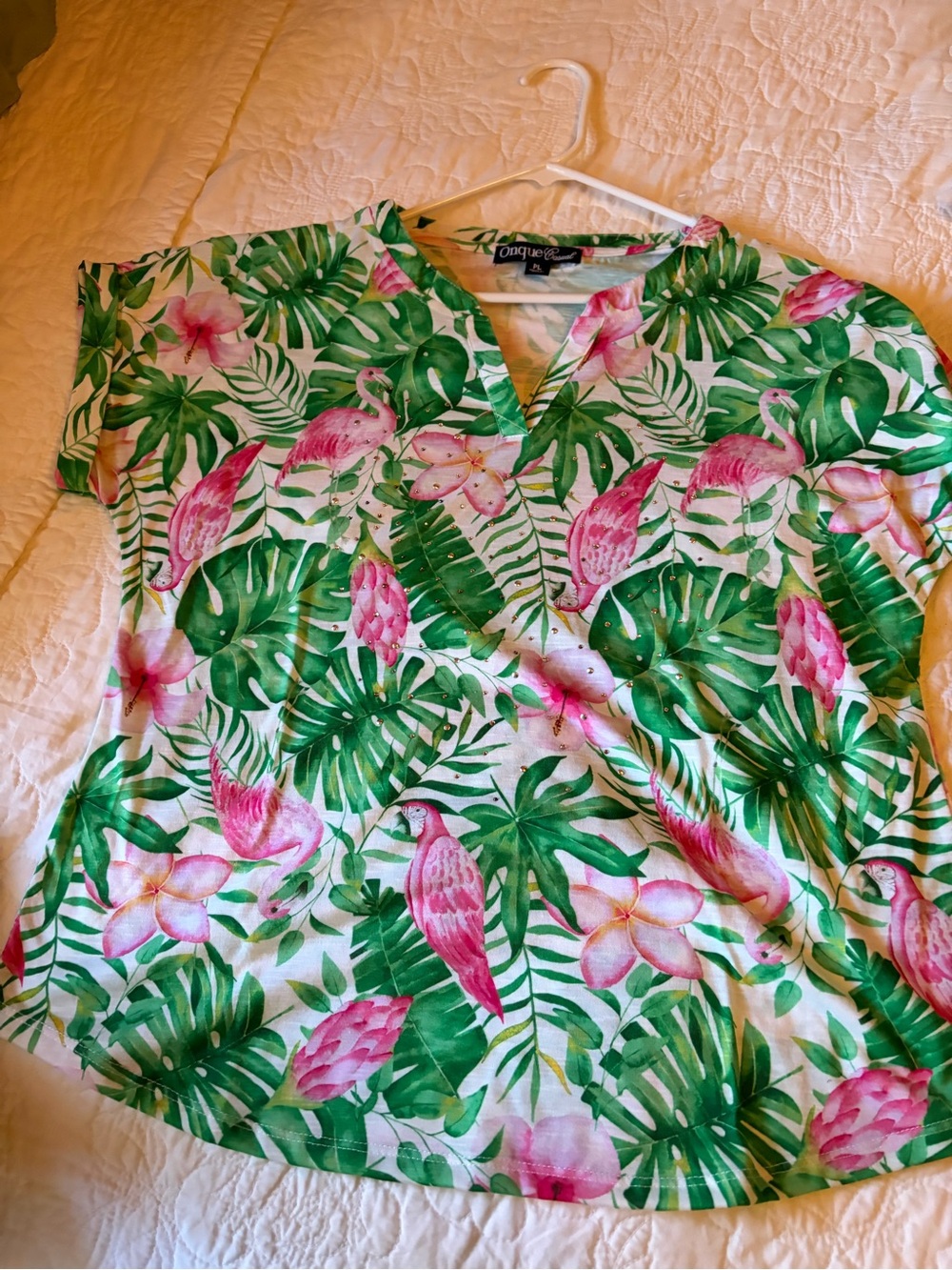 Onque Casuals Tropical Flamingo V-Neck Top - Pink & Green